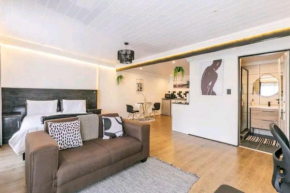 Urban Haven: Cozy Stay